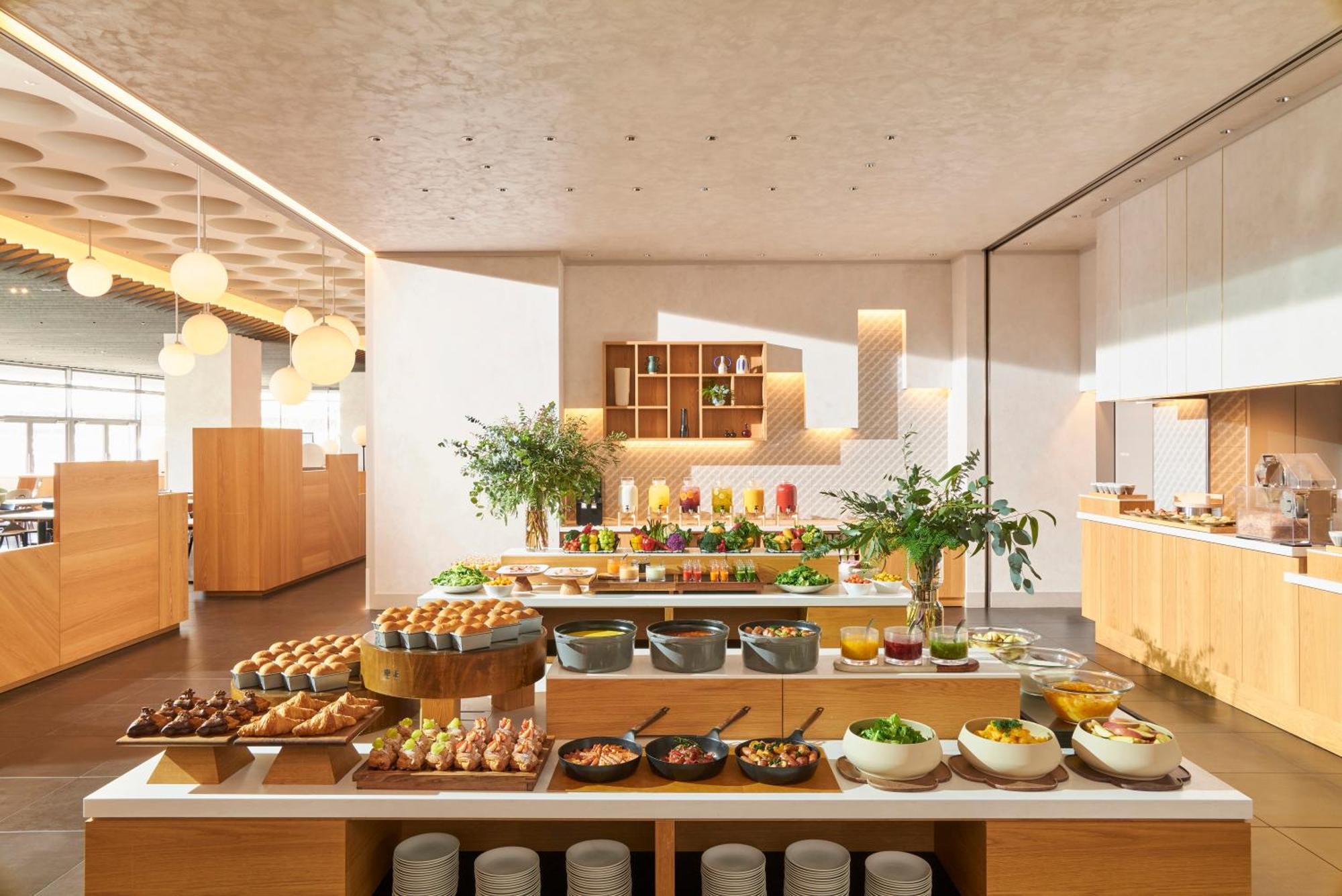 Omo7 Osaka By Hoshino Resorts Dış mekan fotoğraf The buffet at the lounge